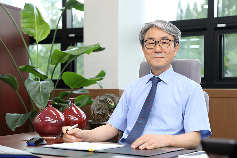 CEO photo